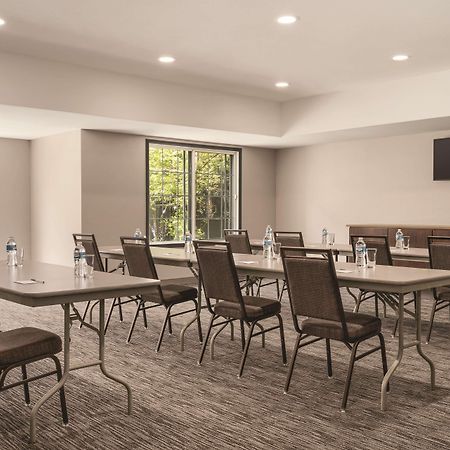 Country Inn & Suites By Radisson, Detroit Lakes, Mn Esterno foto