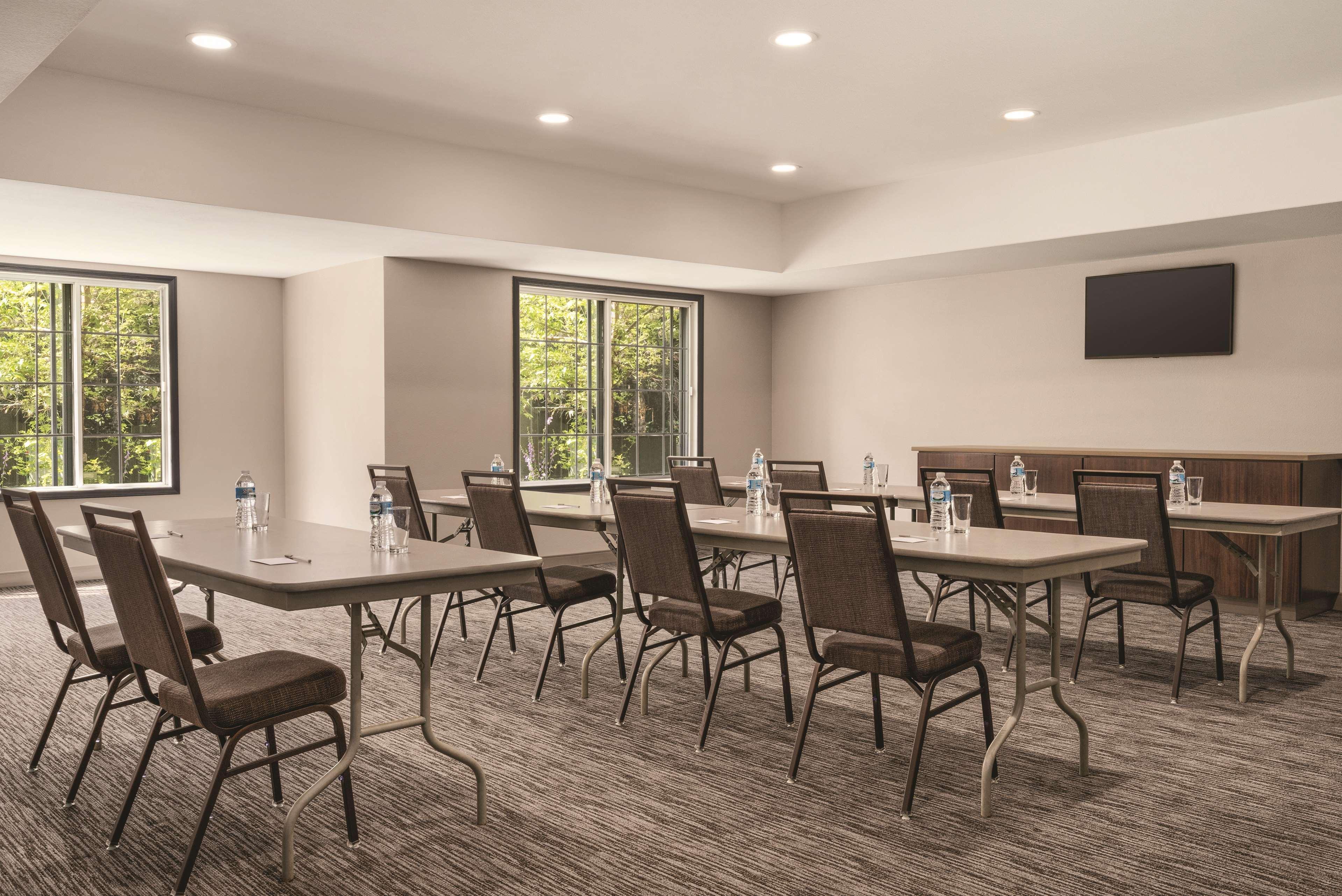 Country Inn & Suites By Radisson, Detroit Lakes, Mn Esterno foto