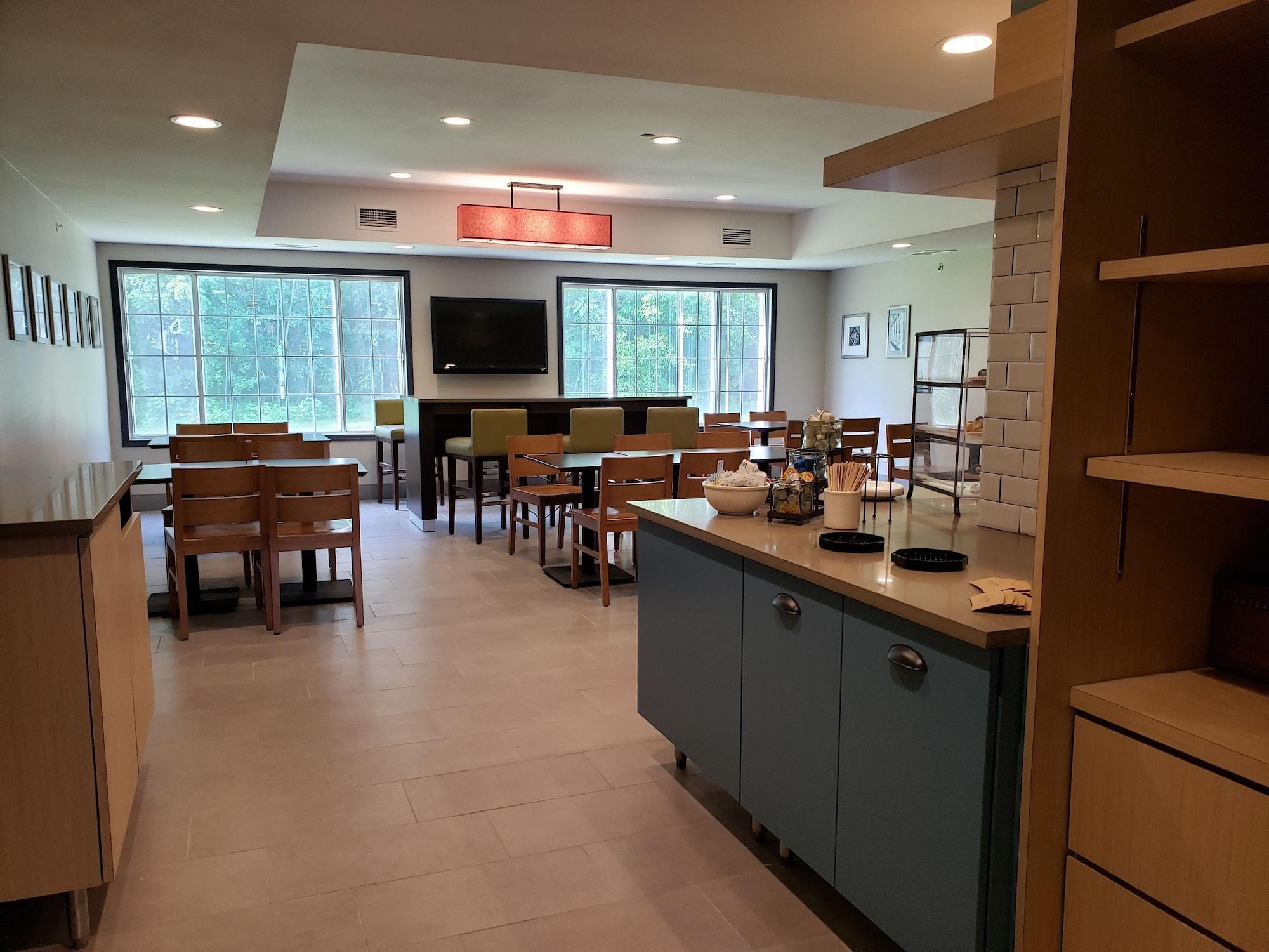 Country Inn & Suites By Radisson, Detroit Lakes, Mn Esterno foto